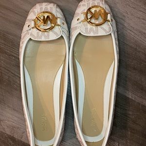 Flats size 10